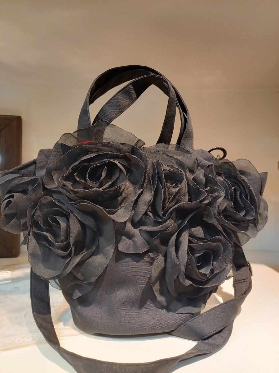 柄デザイン無地さえらポテチーノ　お花モチーフが可愛らしいバッグ