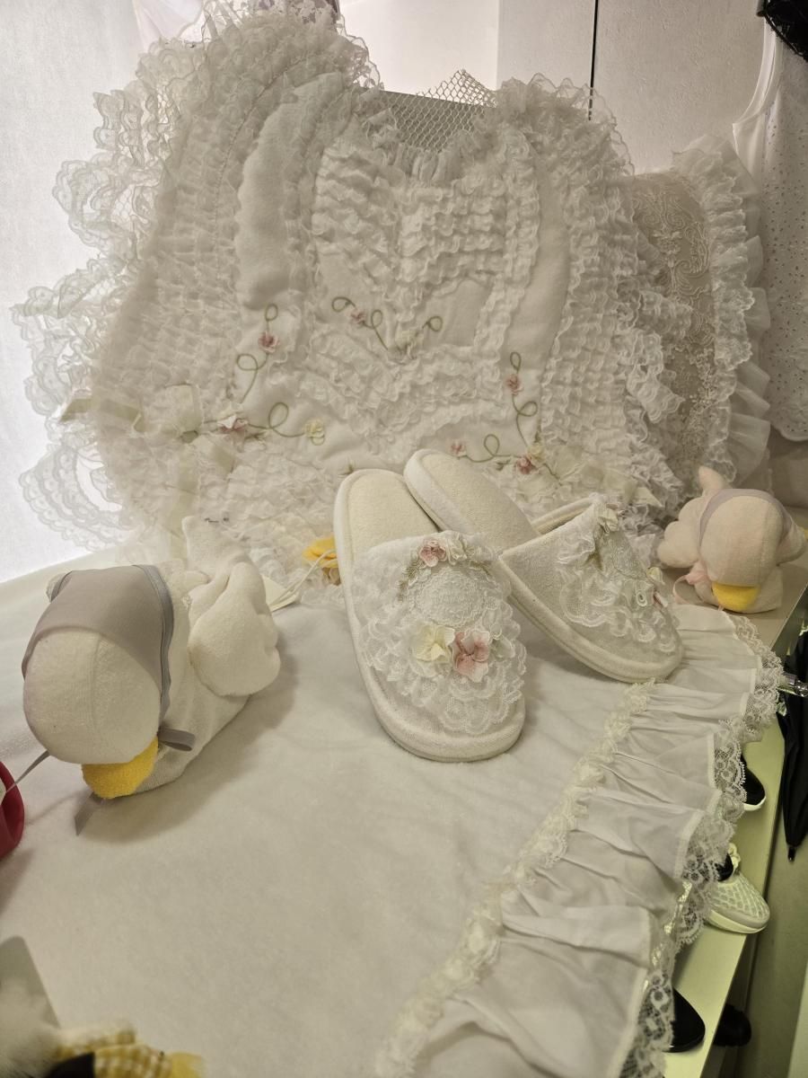 さえら：ヒスクローネ トイレマット（52-h078) - さえら＆ベルパーチ