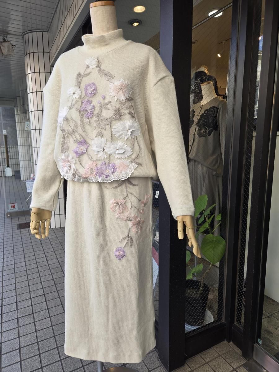 さえら・ヒスクローネ - さえら＆ベルパーチショップ Humpty Dumpty