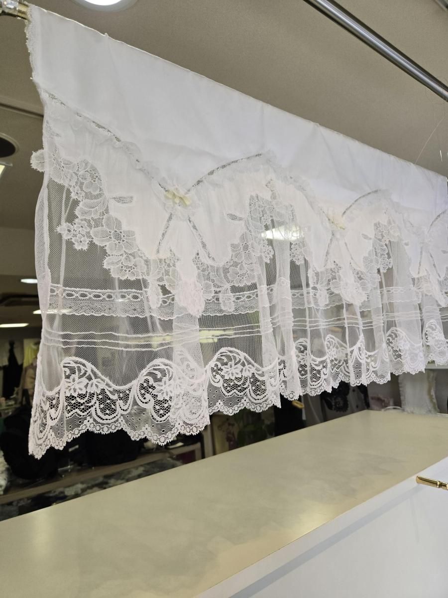 ヒスクローネ　カフェカーテン さえら：ヒスクローネ カフェカーテン（52-h127) - さえら