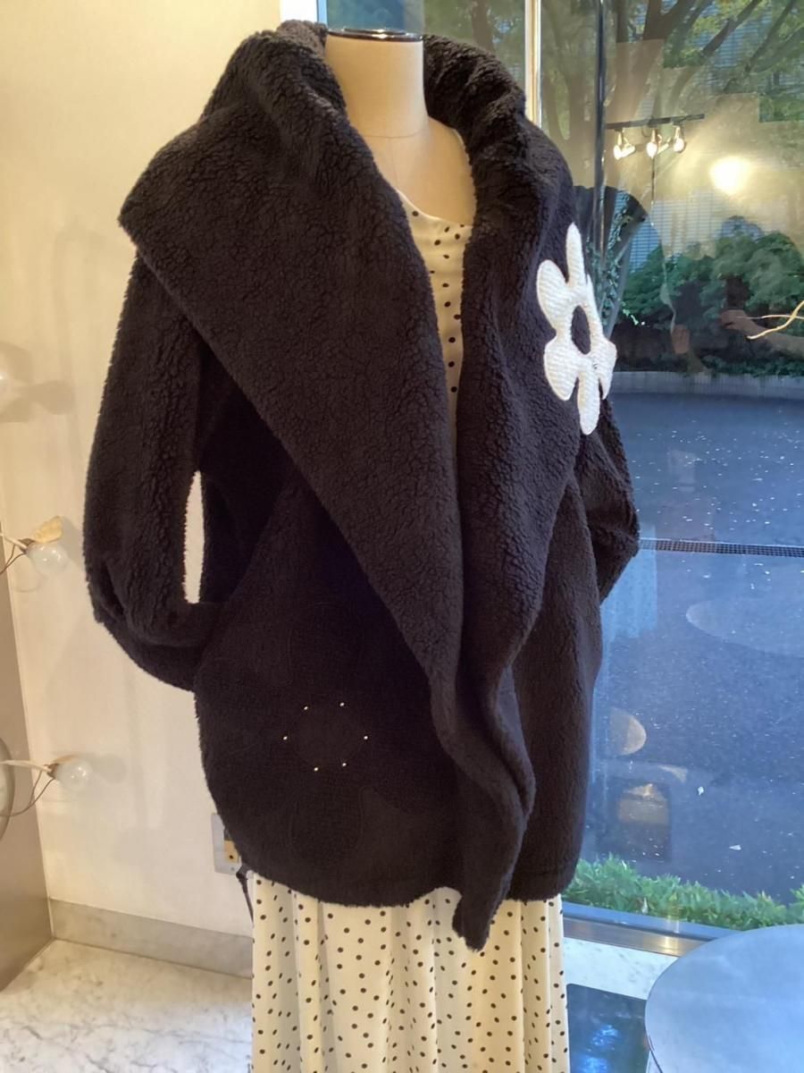 新品さえらベルパーチ豪華フリル&レースお花モチーフ円形クッション日本製ポテチーノ 新品さえらベルパーチ豪華フリル&レースお花モチーフ円形