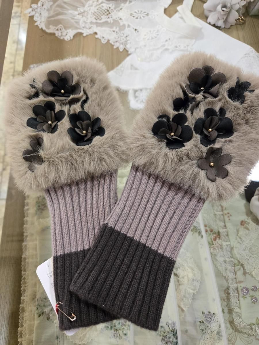 ❤️さえら★アキアカネ★エレガント★可愛い花柄とレースフリルのパイル地★バスマット インテリア・インテリア小物 - さえら＆ベルパーチショップ Humpty Dumpty