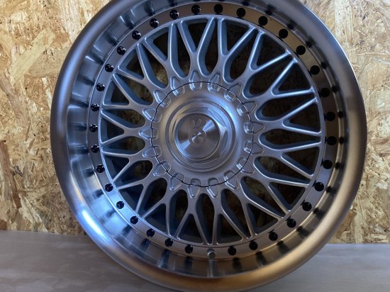 新品】業販ok☆1セット限定☆深リムユーロメッシュ17インチ8J銀100/114.3☆ - BIG RIMS CANDY SHOP