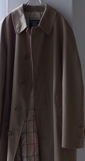 1980s Vintage Burberrys Stain Collar Coat (Balmacaan Coat 1980s Vintage Burberrys Stain Collar Coat (Balmacaan Coat
