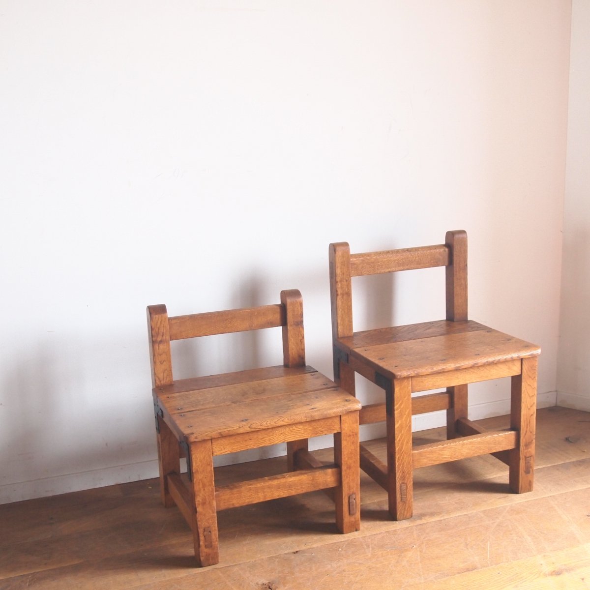 古民具　　アンティーク　珍しいデザイン　木製椅子に