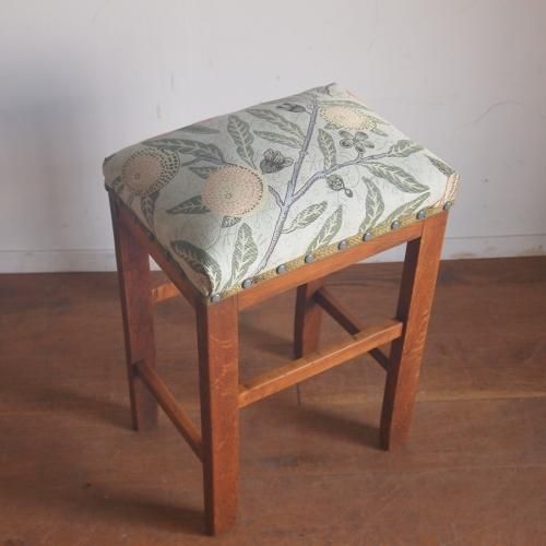 ġ/William Morris/fruit