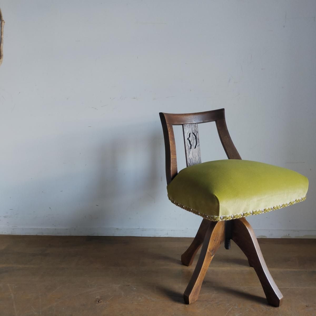 古い木製の回転椅子　チェア　古家具　古道具　アンティーク　大正　イス チェア/回転椅子 - 古家具・古道具 アンティーク家具 kubu（クブ）