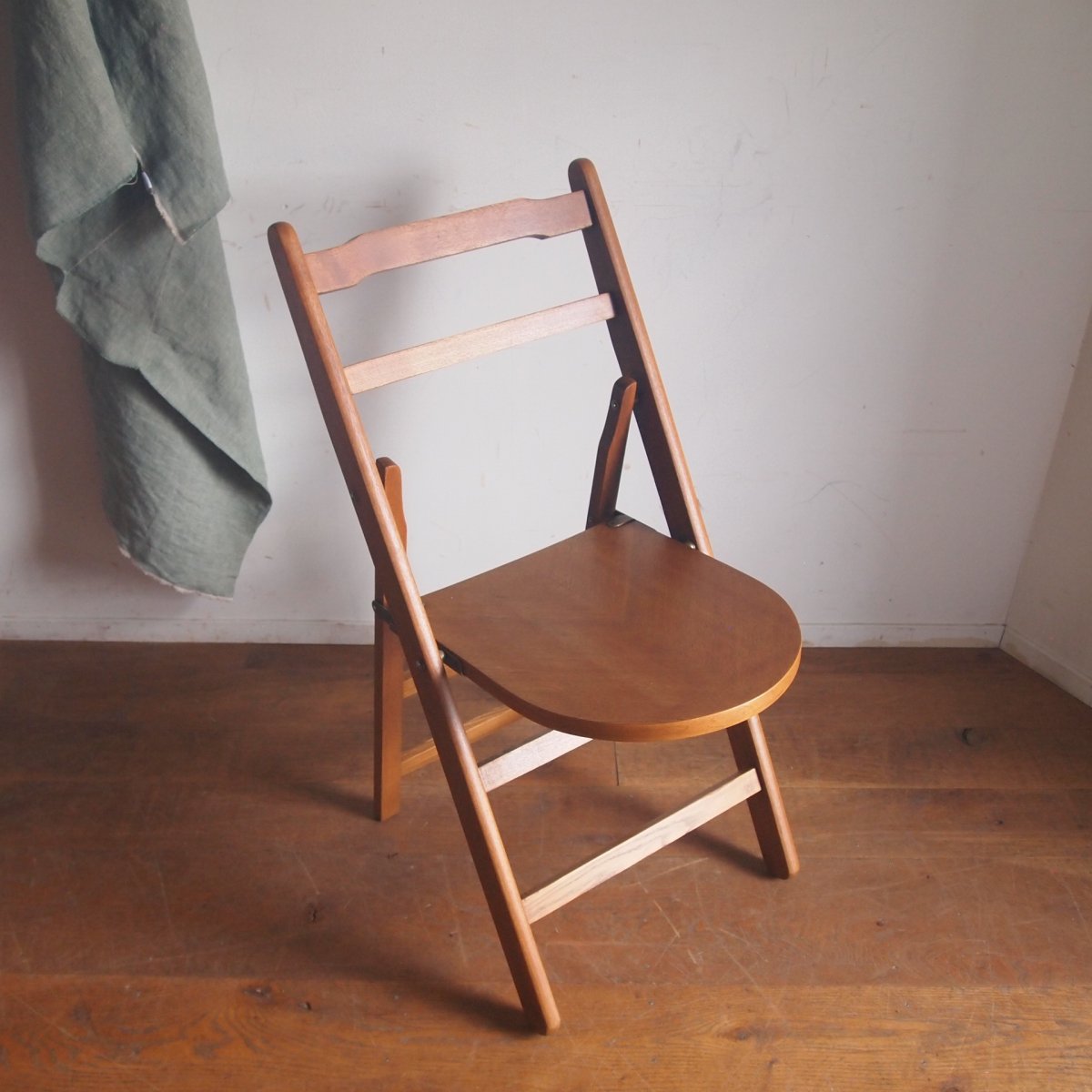  折り畳み椅子
