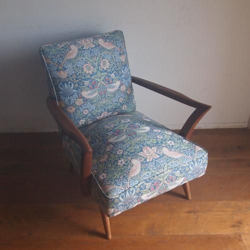 ե/William Morris/lightblue