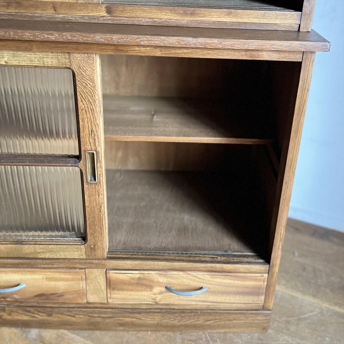 食器棚/モールガラス - 古家具・古道具 アンティーク家具 kubu（クブ）