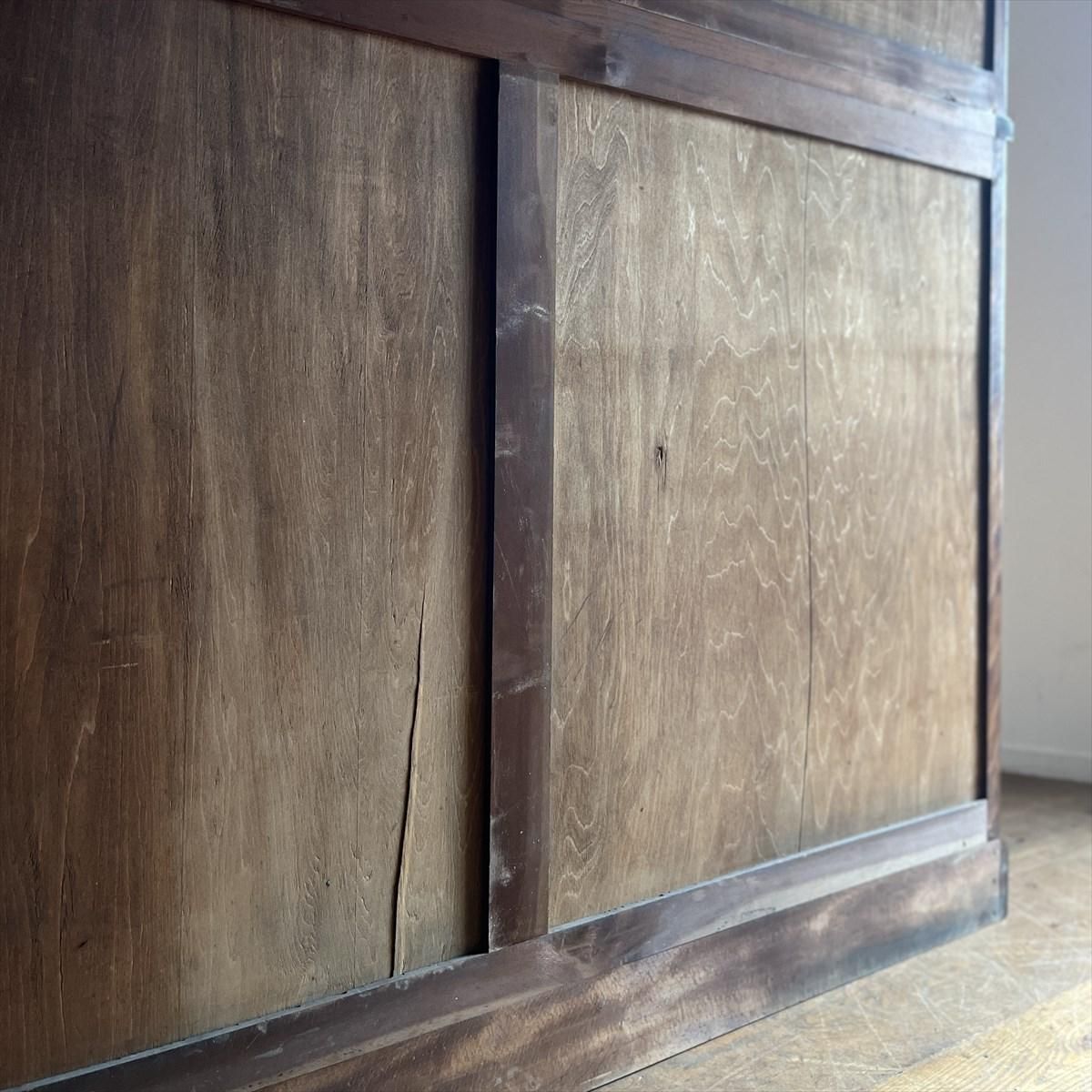 ドイツで買った食器棚　材質:桜の木 桜の重ね戸棚／食器棚 古家具 FUNNEL