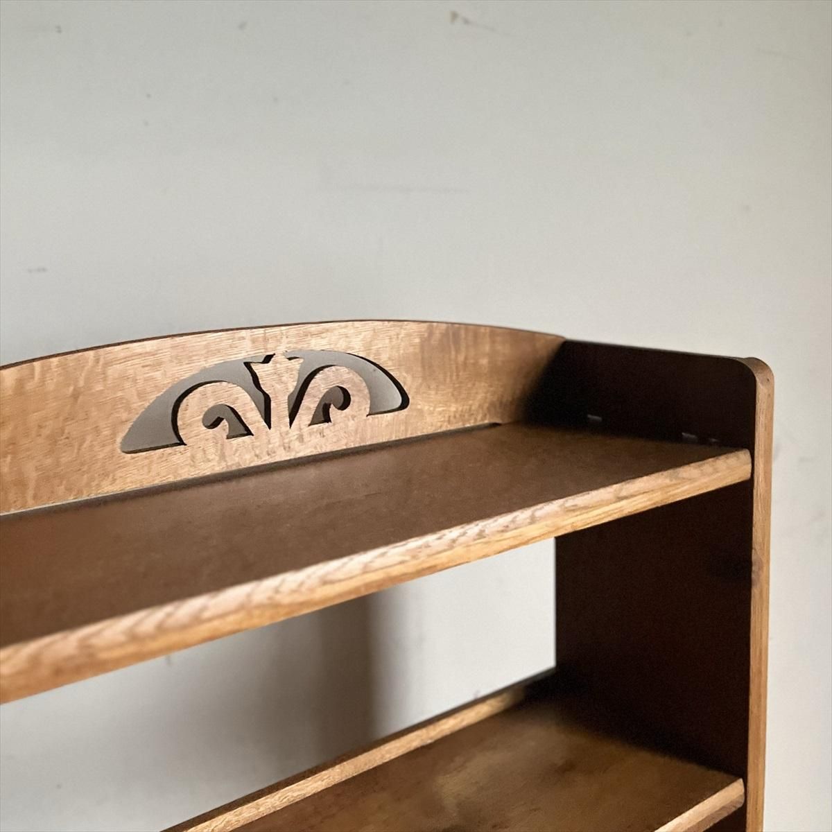 古道具／ビンテージ　木製本棚（4段） アンティーク ナラ材無垢 4段 木味の薄型本棚 | REFACTORY antiques