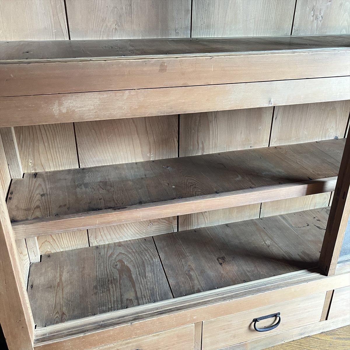 ゆらゆら硝子の杉の水屋 - 古家具・古道具 アンティーク家具 kubu（クブ）