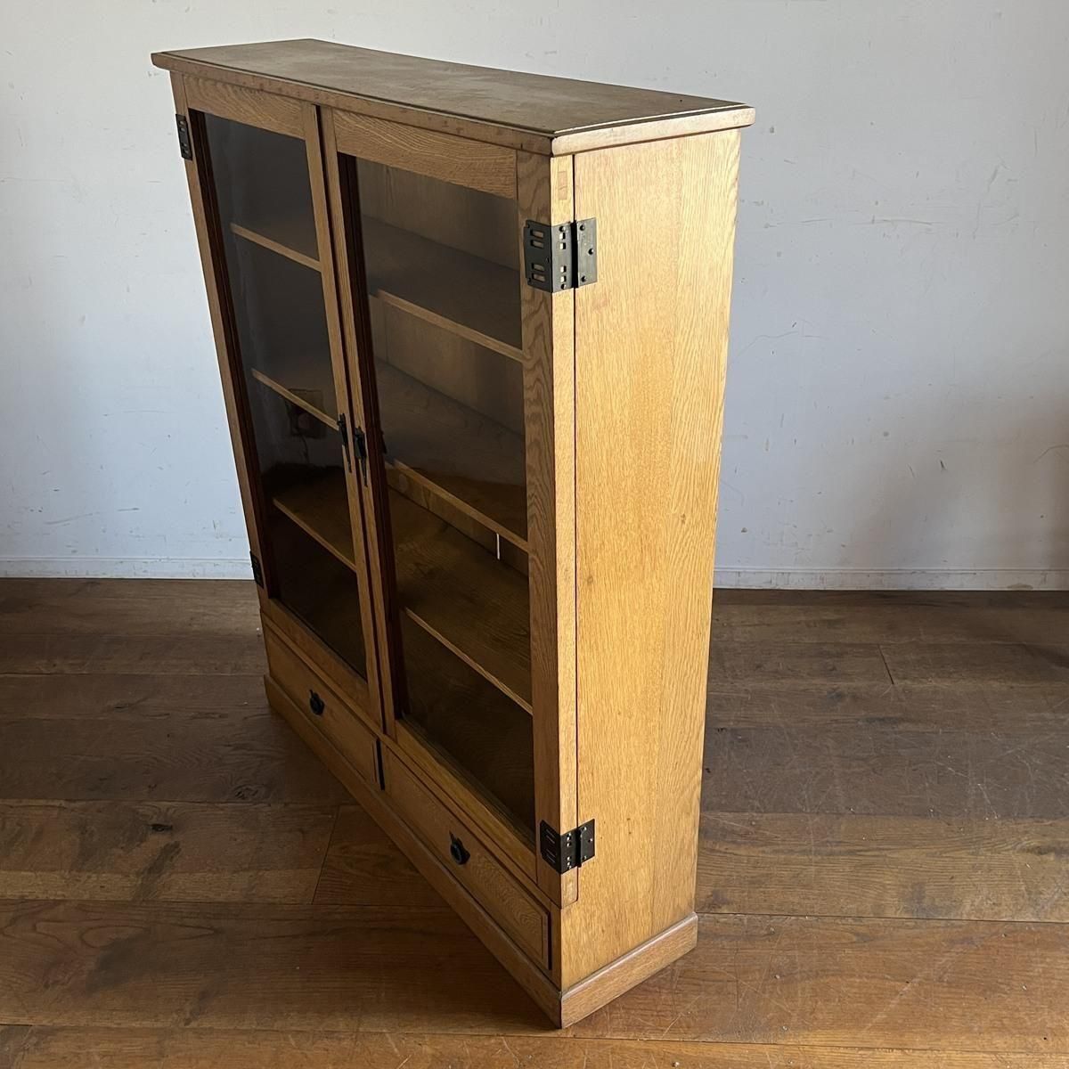 ゆらゆらガラスのナラのキャビネット - 古家具・古道具