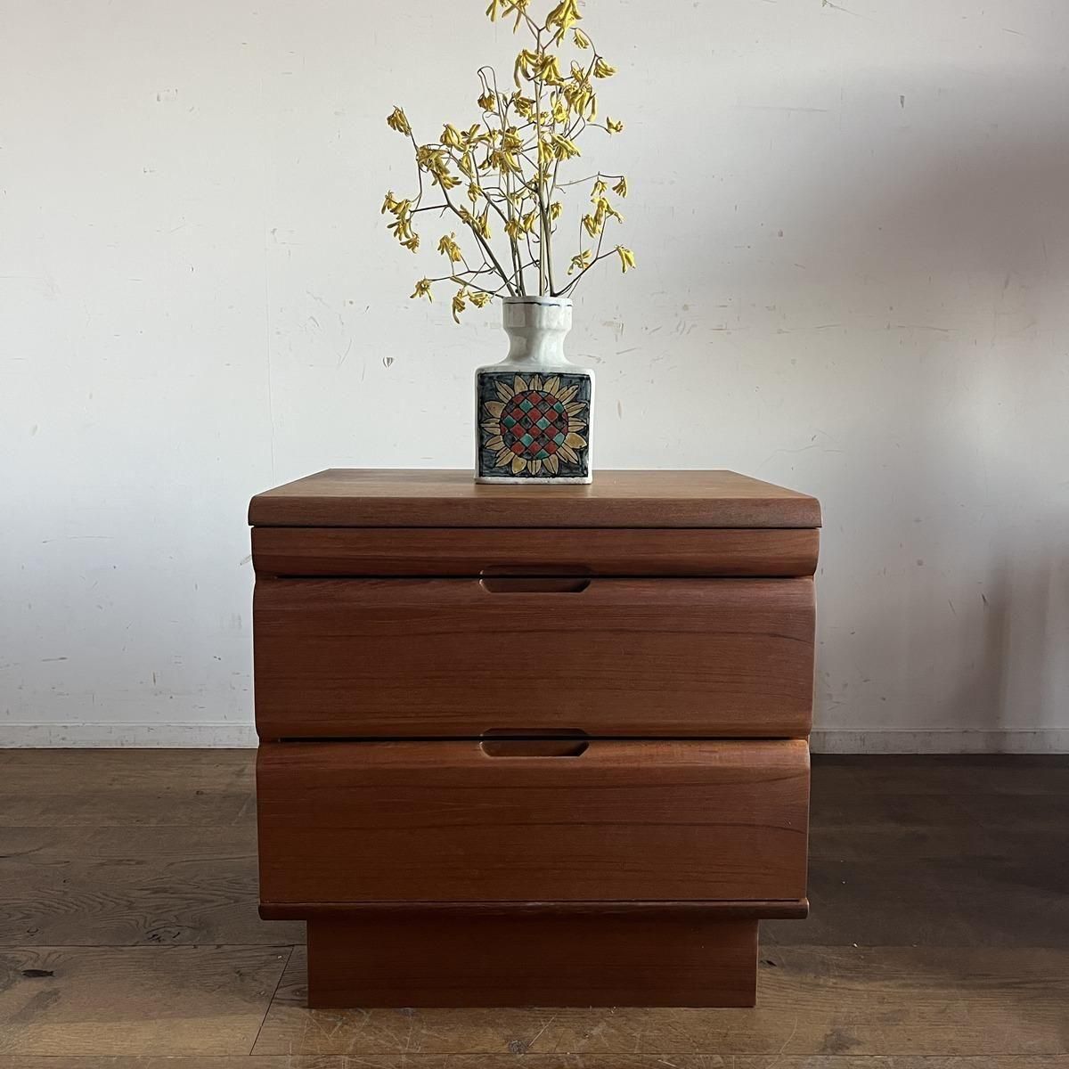 kaja サイドチェスト　アンティーク調 kaja サイドチェスト アンティーク調 kaja サイドチェスト