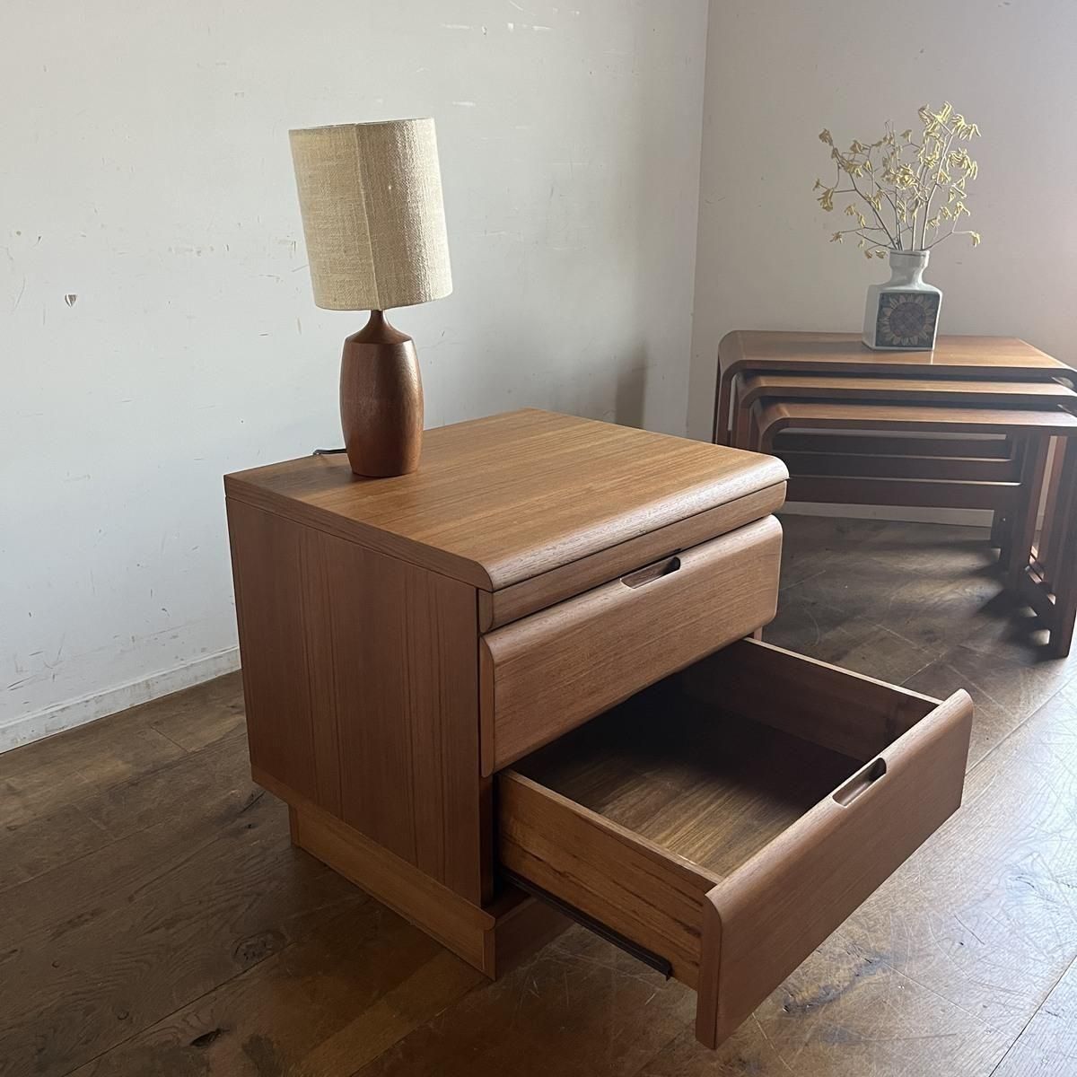 アンティーク　サイドチェスト ベッドサイドチェスト | アンティークショップ ジェオグラフィカ