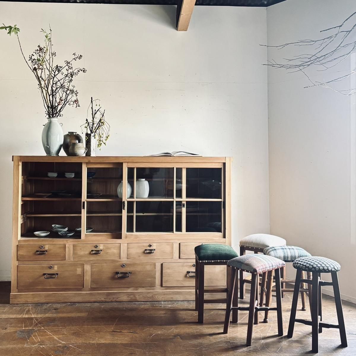 白 食器棚 昭和レトロ 当時物 ホワイト インテリア 水屋 古民家 ビンテージ 白 食器棚 昭和レトロ 当時物 ホワイト インテリア 水屋 古民家