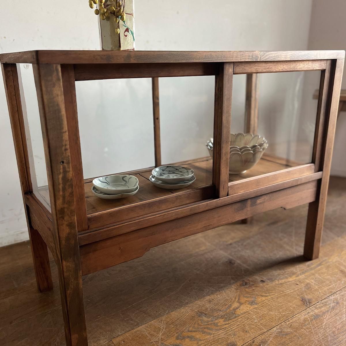 ガラスキャビネット - 古家具・古道具 アンティーク家具 kubu（クブ）