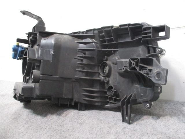 キューブ Z12/NZ12 左ヘッドライト/ランプ ハロゲン STANLEY P8190