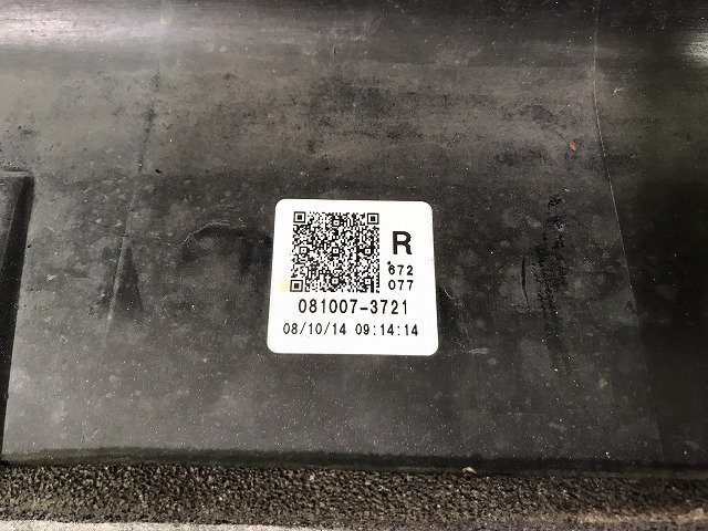 GS GRS191/GRS196/GWS191/URS190/UZS190 右サイドステップ 75851-30230 75820-30330 レクサス (102002)