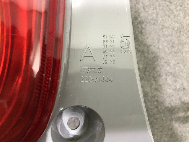 トヨタ パッソ KGC30　右・テールランプＡｙ　LED　コイト　220-51004