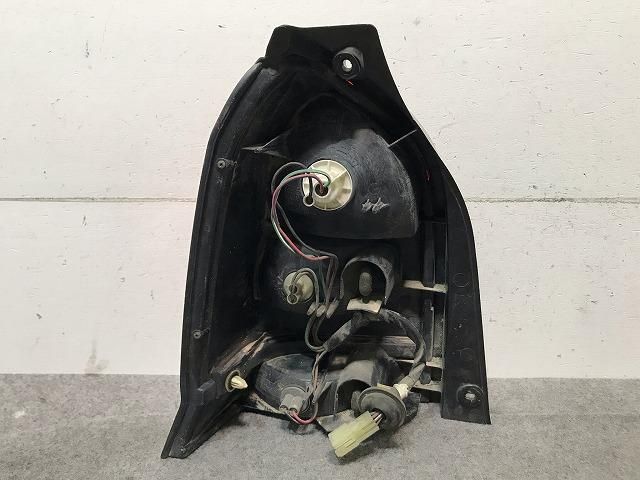 アルト HA23S/HA23V/HB23/HA12S 純正 テールランプ アルト HA23S/HA23V/HB23/HA12S 純正 テールランプ - メルカリ