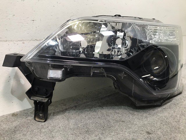 スペイド 140系/NSP140/NCP141/NCP145/NSP141 純正 左ヘッドライト/ランプ キセノン HID レベライザー KOITO  52-261 81185-52F50(109716