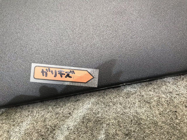 新車取り外し! ヤリスクロス XPB10/MXPB15/MXPJ10/MXPJ15 純正 右リアドア サイドパネル マッドガード  75077-52030 素地 トヨタ(109872)