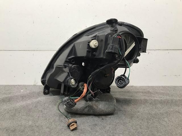 スカイライン セダン V35/NV35/PV35 純正 前期 右ヘッドライト