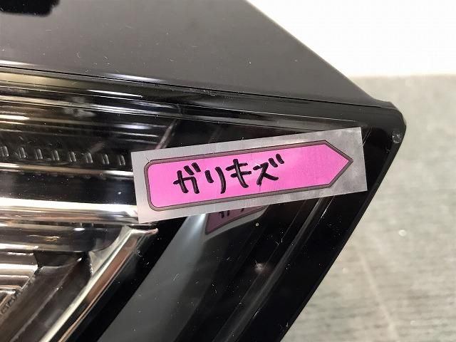 A4(B8) 8K系 純正 後期 右ヘッドライト/ランプ キセノン HID AFS