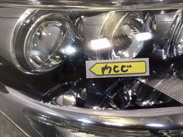 LS600h/LS600ｈL/UVF45/UVF46 純正 前期 右ヘッドライト キセノン HID レベライザー LED 刻印チ KOITO  50-96 81145-50393 レクサス(119867