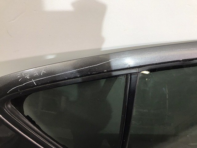 アクア/AQUA/NHP10 純正 右リアドア ガラス付 グレーメタリック カラーNo.1G3 トヨタ TOYOTA (120368)