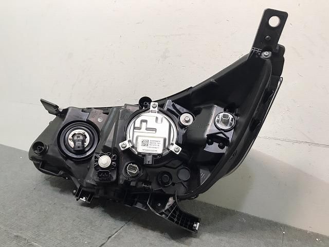 フリード ハイブリッド GB5/GB6/GB7/GB8 純正 前期 右 ヘッド