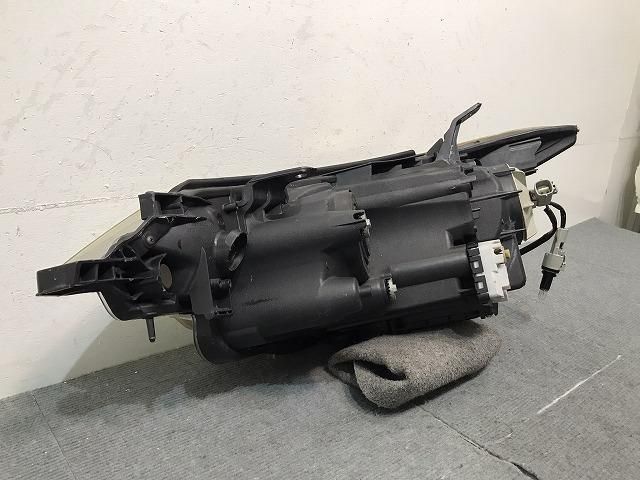 エスティマ　ACR50W　前期　ヘッドライト　左右　キセノン　HID　レベ付 エスティマ/50/ACR50W/GSR/ACR55W/GSR/AHR20W 純正 前期 右