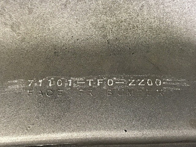 フィット 純正 前期 フロントバンパー グリル付 71101-TF0-ZZ00 カラーNo.nNH700M ホンダ(123676)