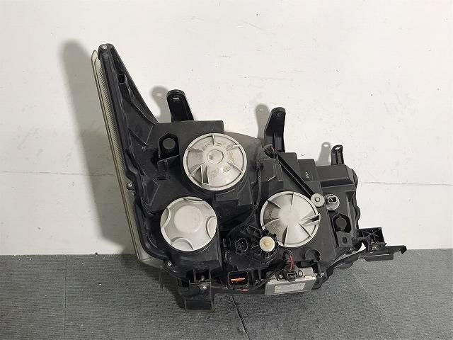 デリカD:5/D5 CV1W/CV2W/CV4W/CV5W 純正 前期 左ヘッドライト