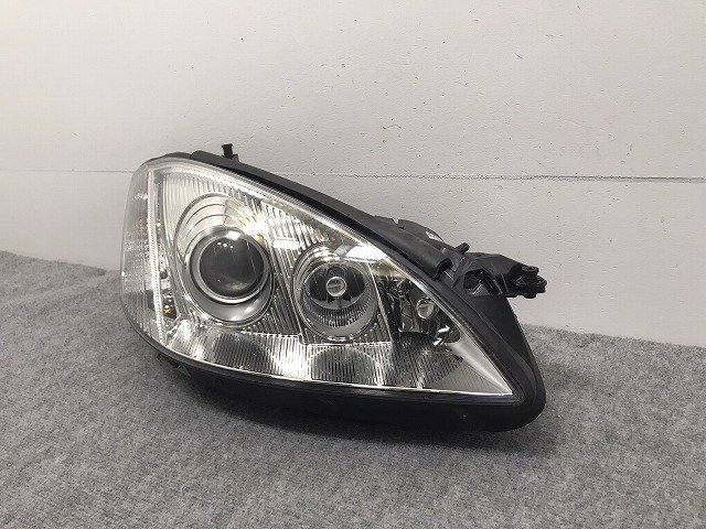 新品!Sクラス W221 純正 前期 右 ヘッドライト/ランプ キセノン HID A221 826 02 58 A2218203461  メルセデスベンツ(126186)