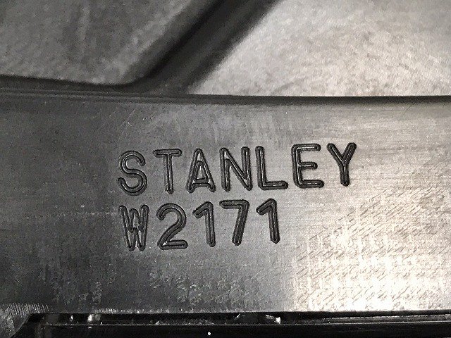 フリード/ハイブリッド GB5/GB6/GB7/GB8 純正 前期 左 ヘッドライト/ランプ ハロゲンレベライザー STANLEY W2171 ホンダ (126710)