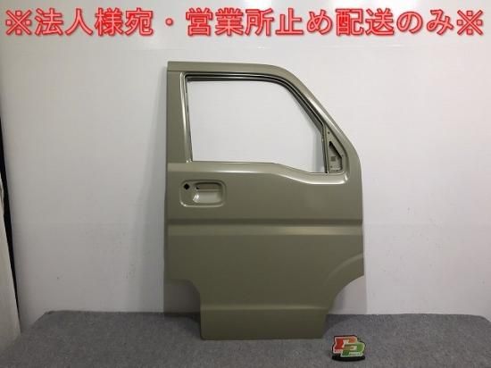 NV100 リアゲート ホワイト 傷あり 17系　エブリィ　クリッパー　スクラム NV100 リアゲート ホワイト 傷あり 17系 エブリィ クリッパー スクラム