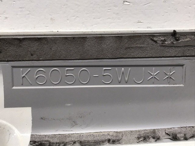 ノート E12/HE12/NE12/SNE12 純正 リア スポイラー/ルーフスポイラー/ウィング 純正オプション K6050-5WJ**  K6050-5WJ0A パール QAB 日産(128942)