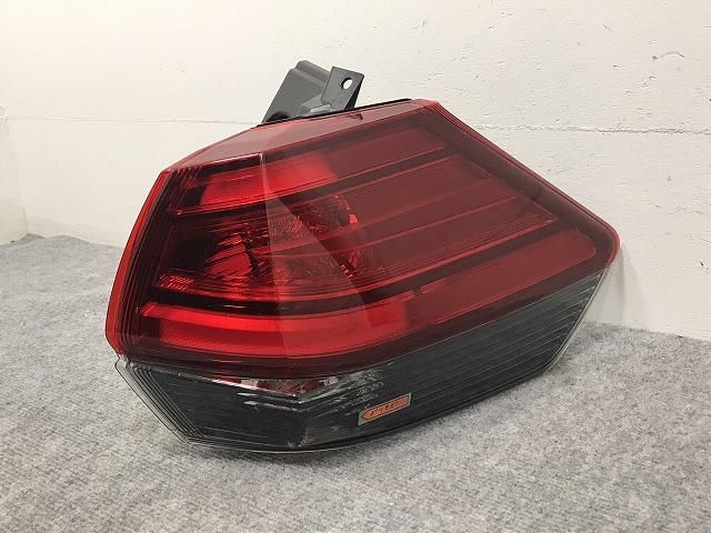 エクストレイル/X-TRAIL T32/NT32/HT32/HNT32 純正 後期 右
