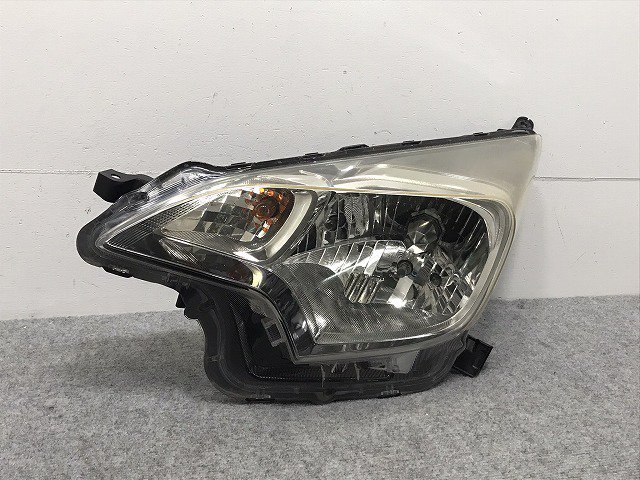 ラクティス NCP120/NCP125/NSP120 純正 前期 左 ヘッドライト/ランプ キセノン HID レベライザー バラスト 刻印3  ICHIKOH 52-212 トヨタ(129305)