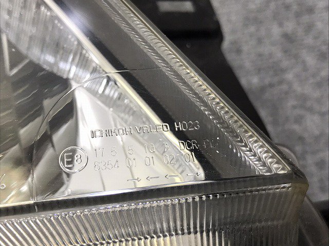 キャラバン NV350 E26 純正 前期 右 ヘッドライト/ランプ キセノン HID レベライザー/バラスト付 ICHIKOH VALEO H023  日産(131824)