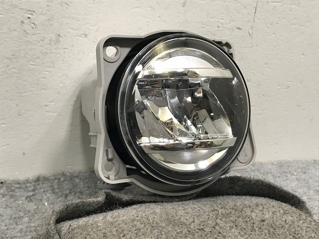 車・バイク・自転車新品 トヨタ ダイハツ 左 LED 純正 フォグランプ