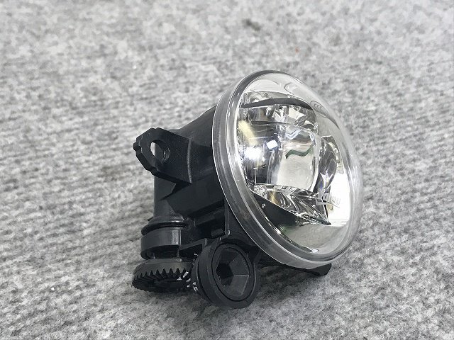 ルークス/ハイウェイスター B44A/B45A/B47A/B48A 純正 左 フォグランプ/フォグライト LED VALEO 90206507  日産(132727)