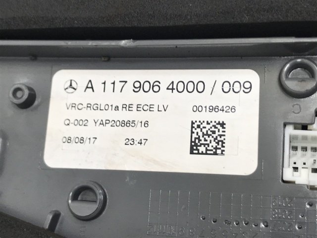 CLAクラス C117/W117 純正 後期 右 テールランプ/ライト/レンズ LED A 117 906 4000/009 メルセデスベンツ (133579)