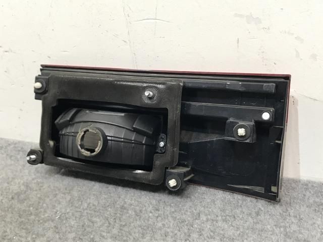 デリカ　純正テール　3p ngp-parts-o-store_90200-22010971