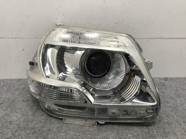 シエンタ ダイス NCP81G/NCP85G 純正 右 ヘッドライト/ランプ キセノン HID レベライザー AFS無 KOITO 52-240 トヨタ (133785)