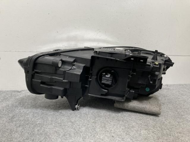 2シリーズ F44/セダン(グランクーペ) 純正 右 ヘッドライト