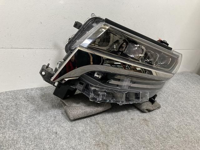 AGH30 アルファード　新品未使用 左ヘッドライト　81185-58371 AGH30 アルファード 未使用 左ヘッドライト 81185-58371 2025年